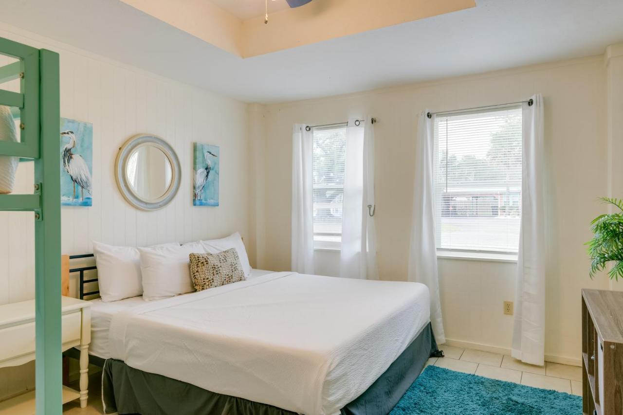 Beautiful Rockport Townhome - Walk To Aransas Bay! Kültér fotó